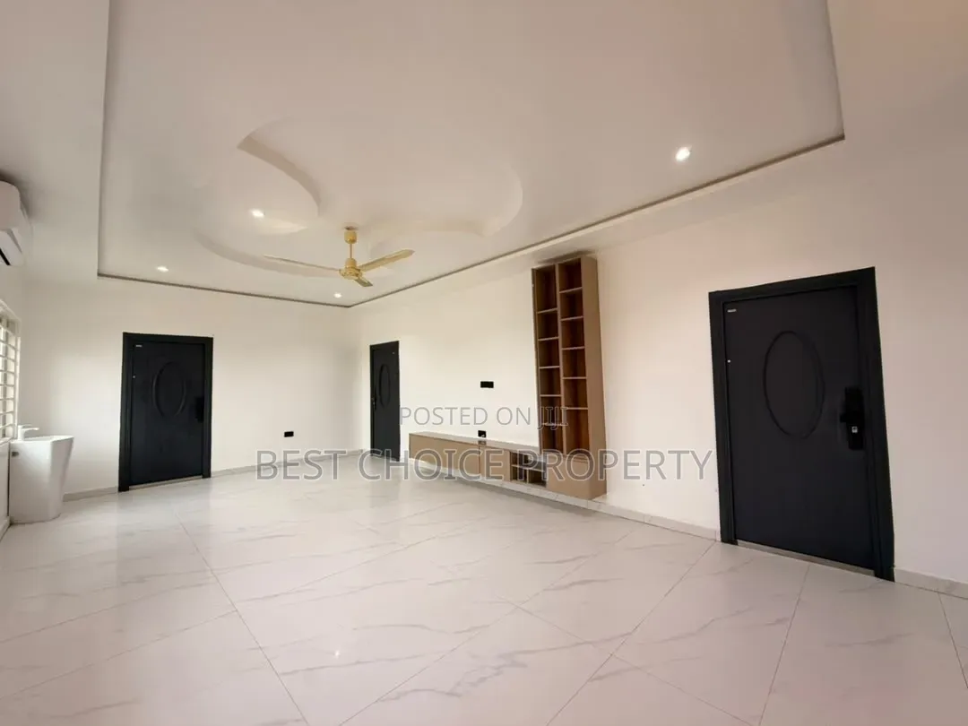 4bdrm Apartment in Lakeside for rent