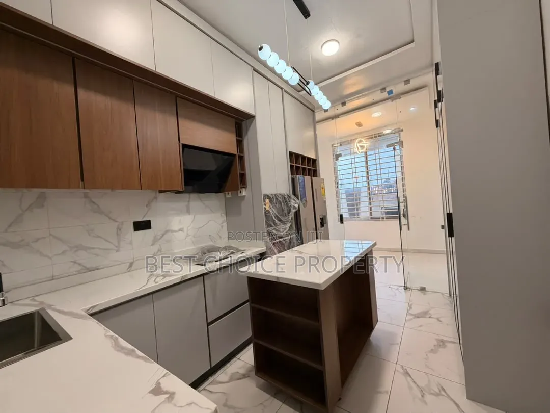 4bdrm Apartment in Lakeside for rent