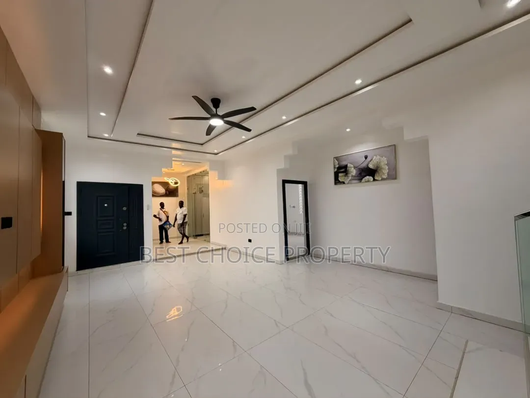 4bdrm Apartment in Lakeside for rent