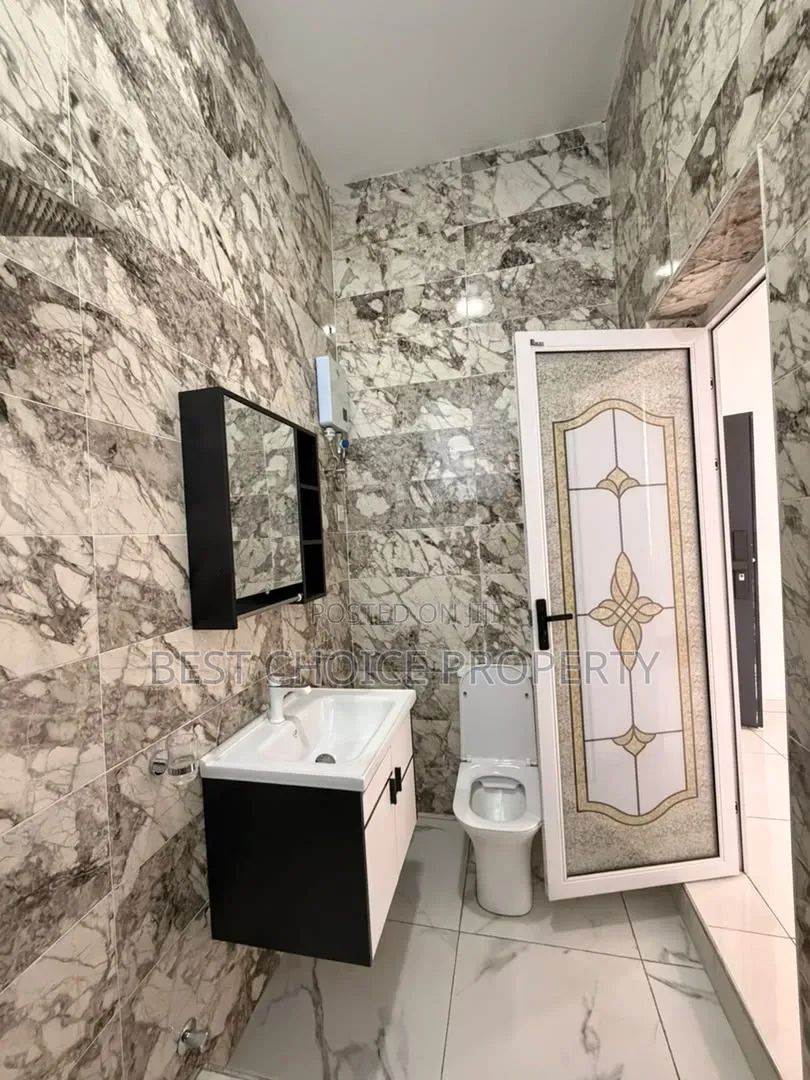 4bdrm Apartment in Lakeside for rent