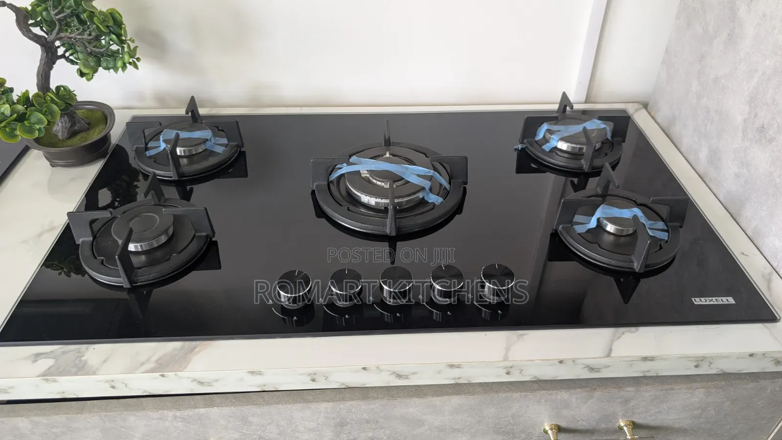 Turkish 90cm Inbuilt Glass Ceramic Hob. With Auto Ignition Switch
