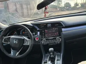Honda Civic 2018 White