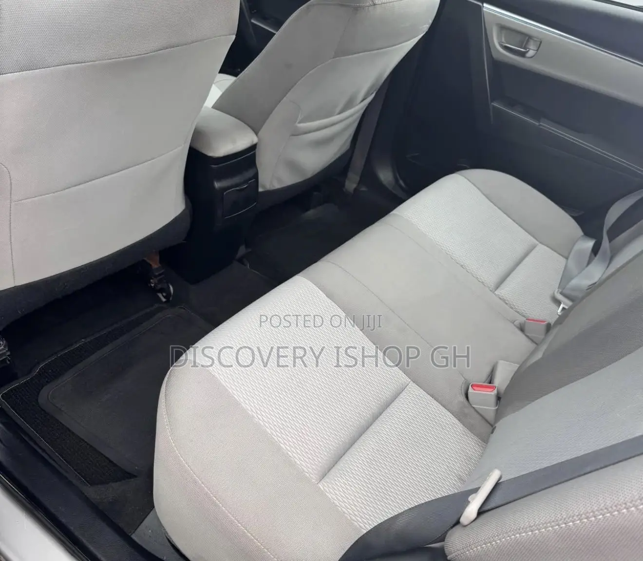 Toyota Corolla LE 4dr Sedan (1.8L 4cyl CVT) 2016 Silver