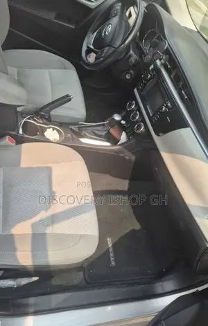 Toyota Corolla LE 4dr Sedan (1.8L 4cyl CVT) 2016 Silver
