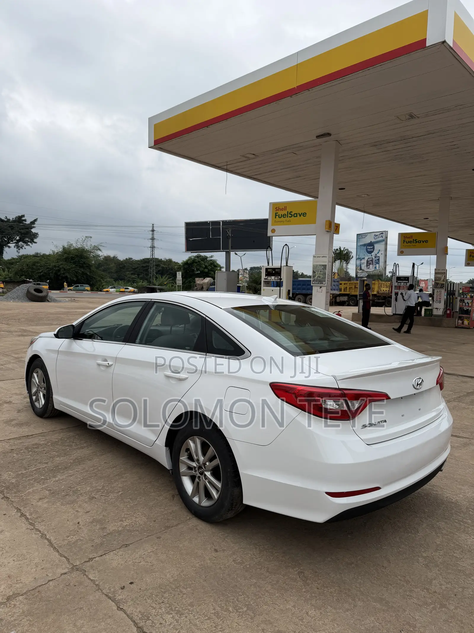 Hyundai Sonata Base Sedan FWD (2.4L 4cyl 6A) 2017 White