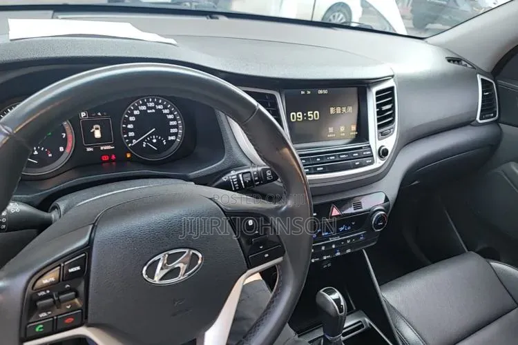 Hyundai Tucson 2018 White