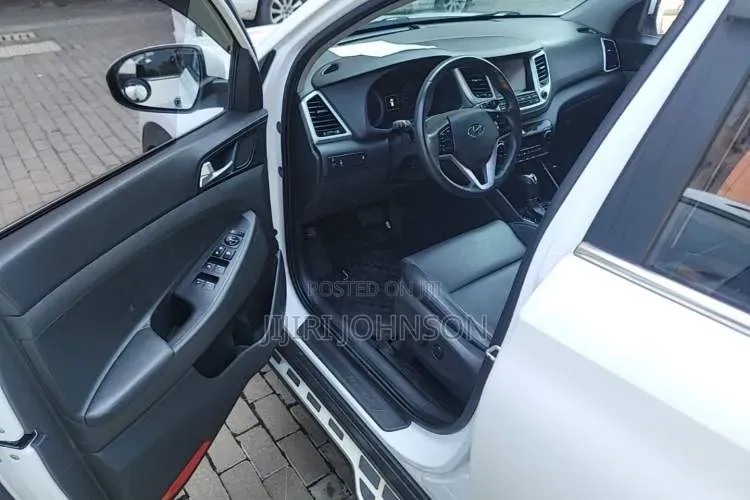 Hyundai Tucson 2018 White