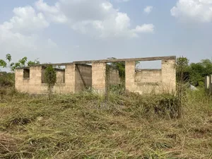 Furnished 10bdrm Mansion in Abuakwa, Kumasi Metropolitan for sale