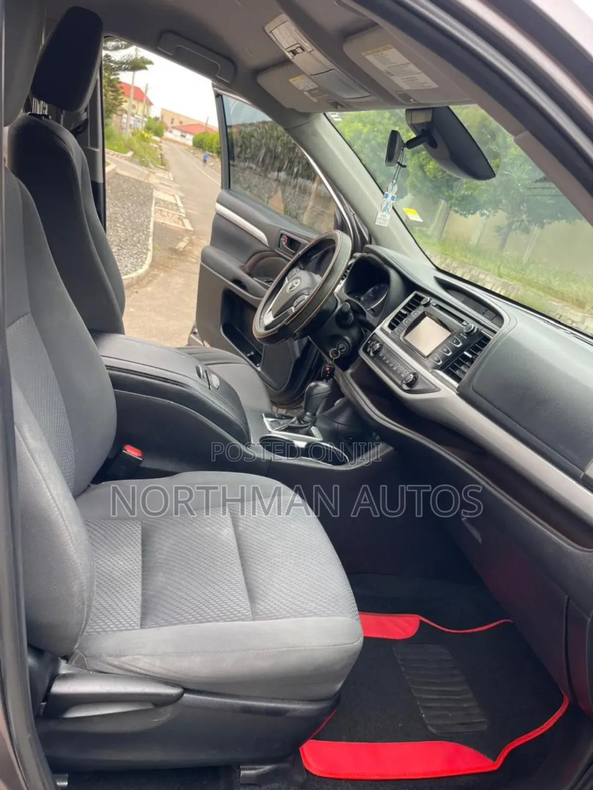 Toyota Highlander LE Plus 2019 Gray