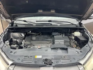 Toyota Highlander LE Plus 2019 Gray