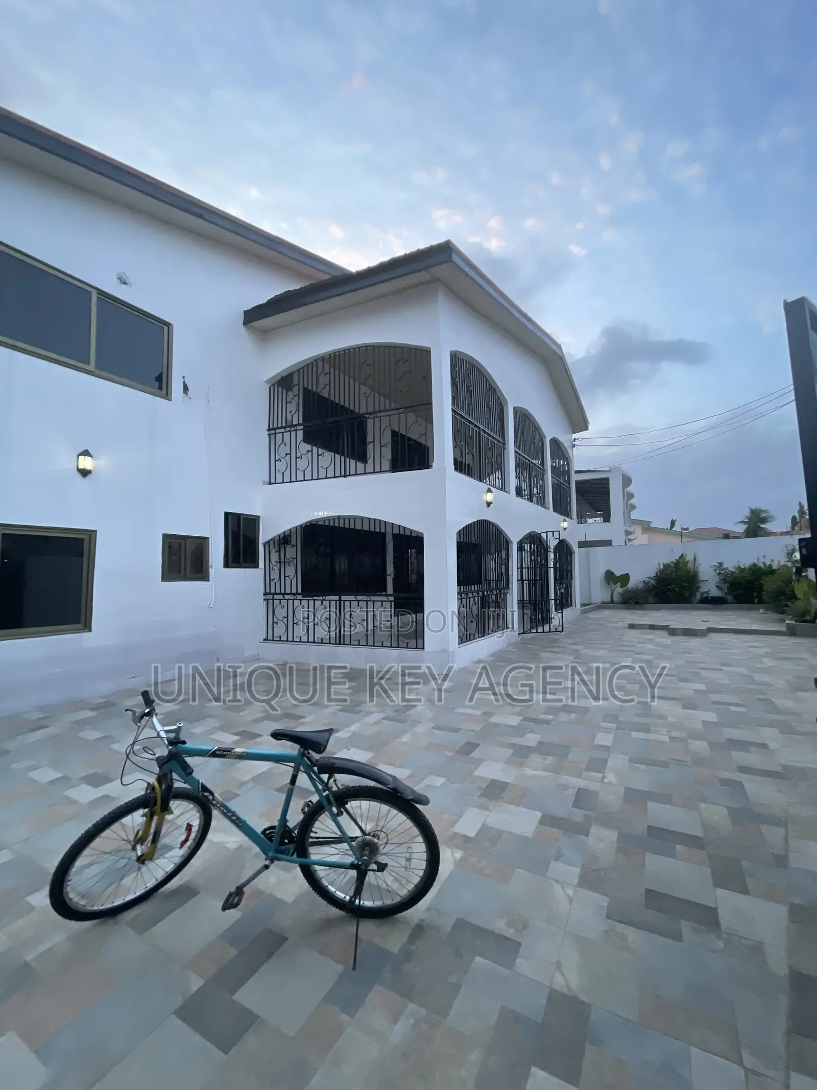 4bdrm House in Unique Key Agency, East Legon for rent