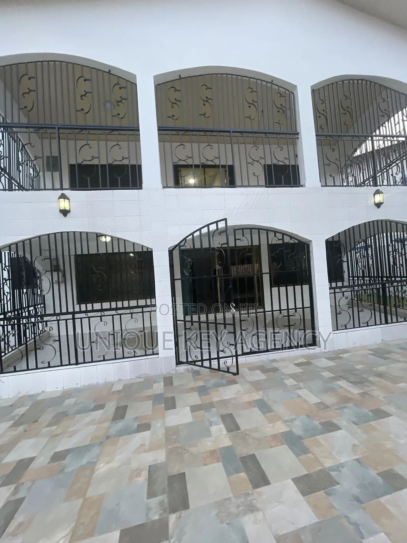 4bdrm House in Unique Key Agency, East Legon for rent