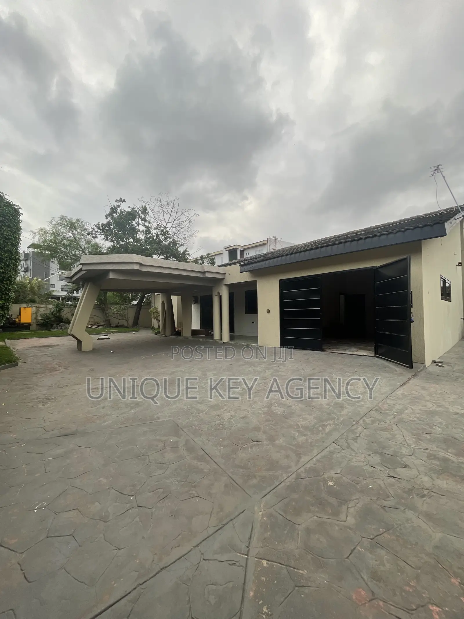 4bdrm House in Unique Key Agency, East Legon for rent