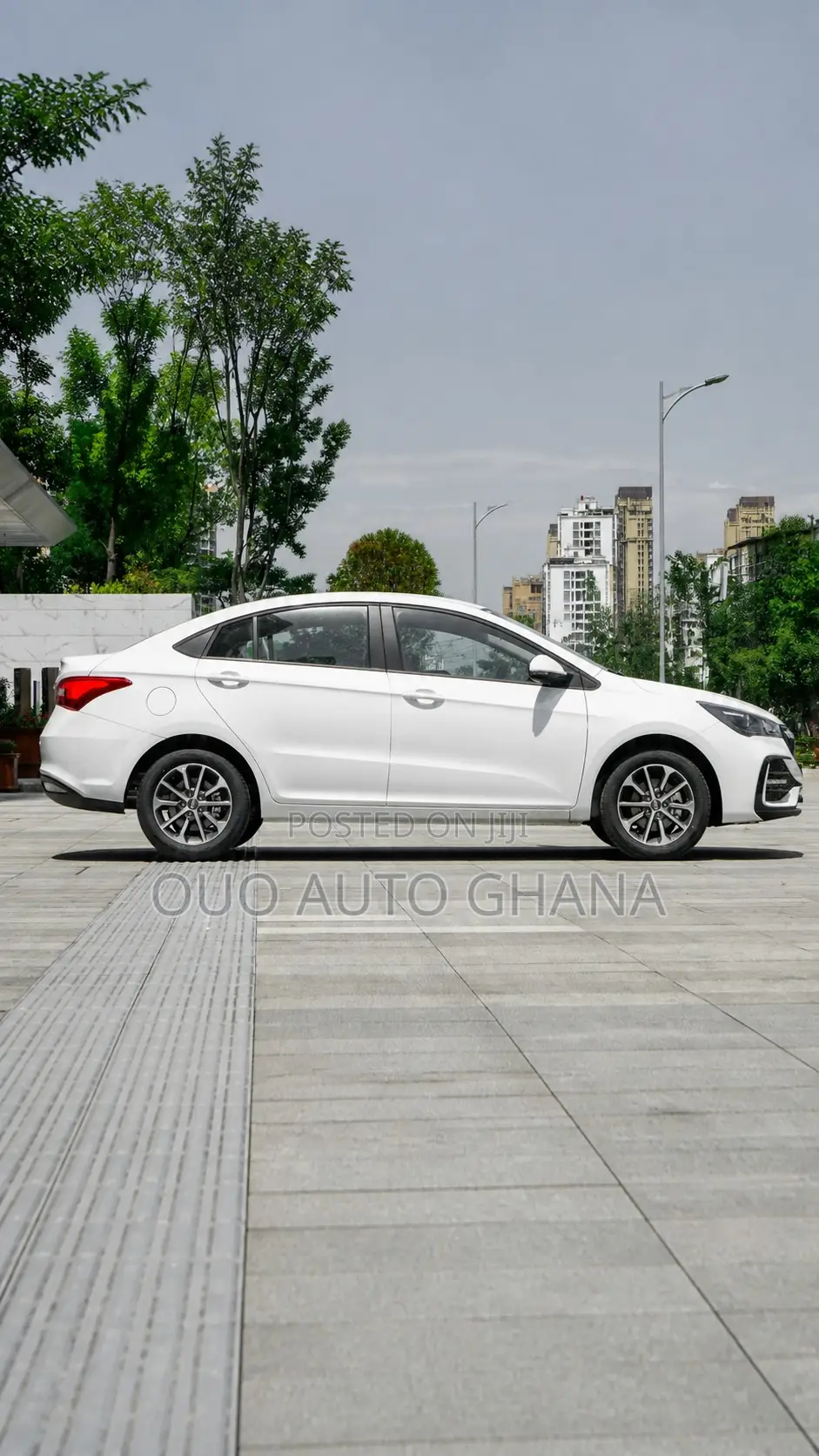 Chery Arrizo 5 2025 White