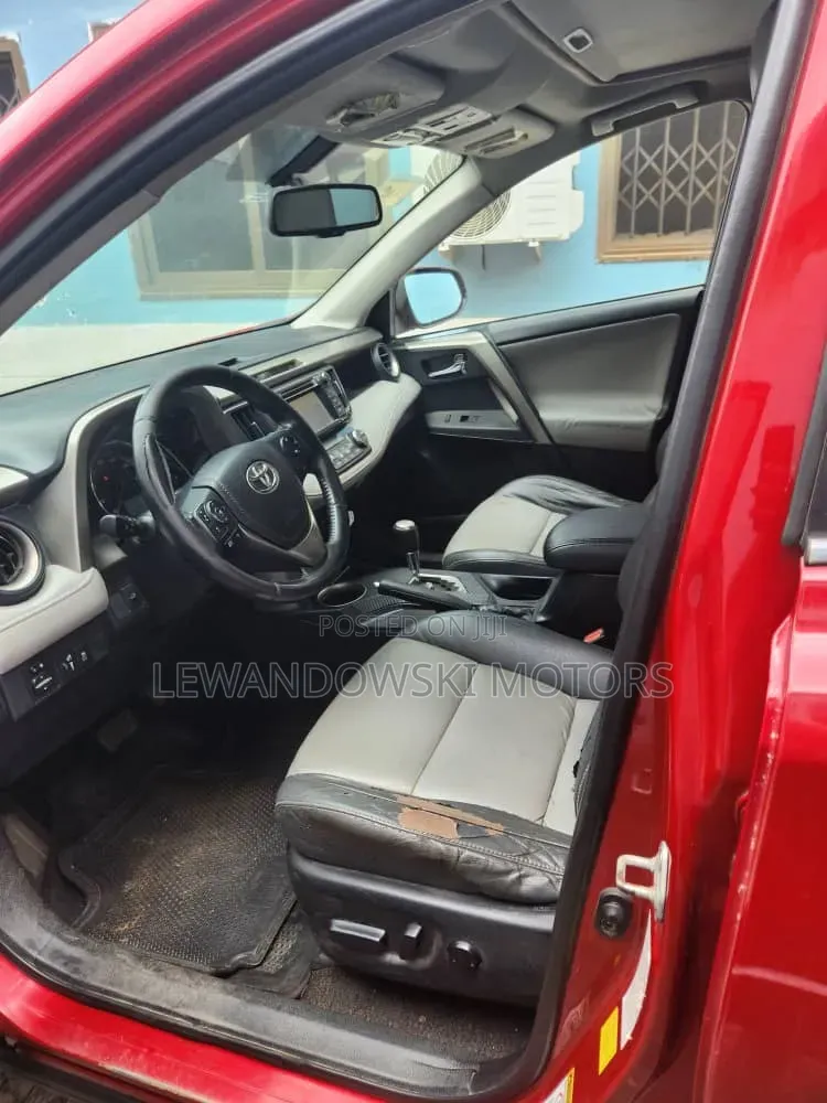 Toyota RAV4 2015 Red
