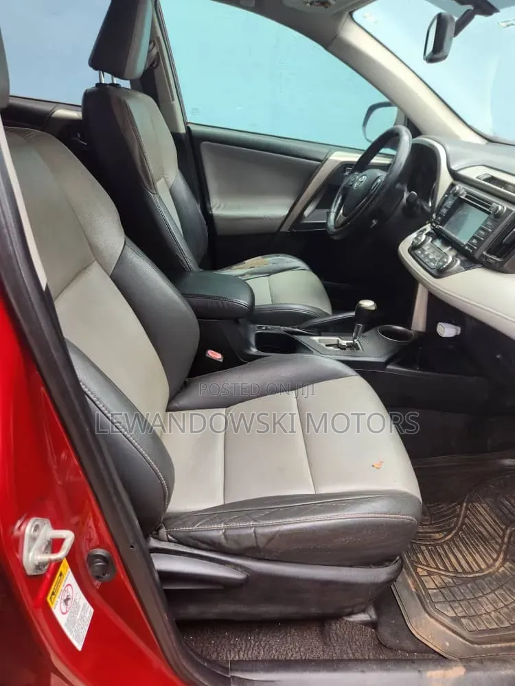 Toyota RAV4 2015 Red