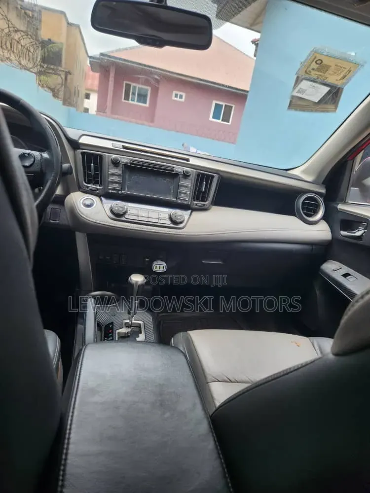 Toyota RAV4 2015 Red