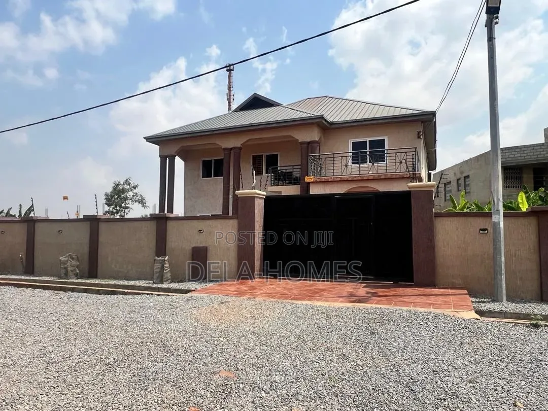 5 Bedroom House for Sale