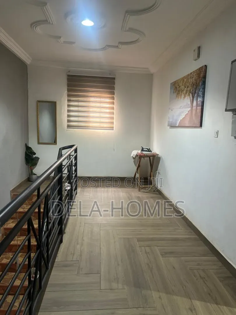 5 Bedroom House for Sale