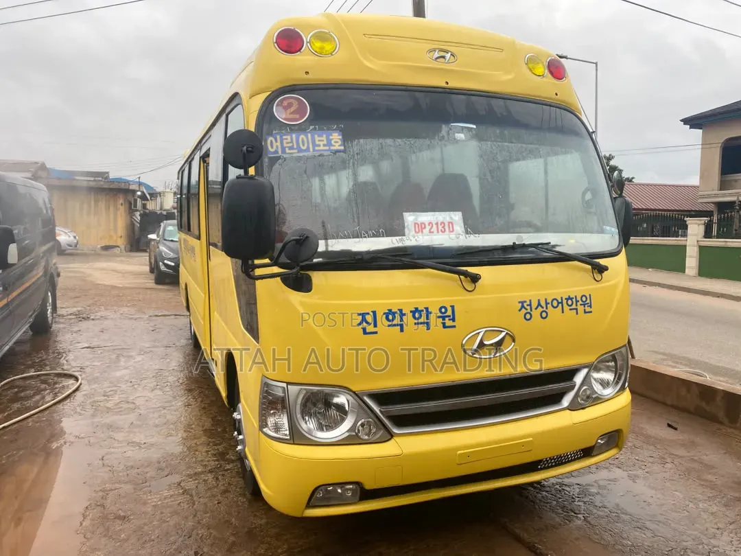 Hyundai County 2014 Yellow