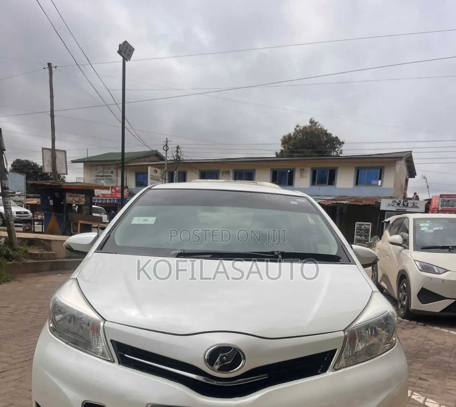 Toyota Vitz 2013 White