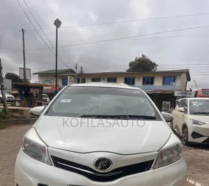 Toyota Vitz 2013 White