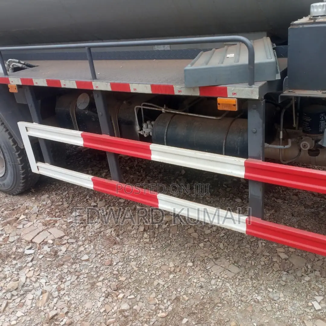 Vacuum Truck