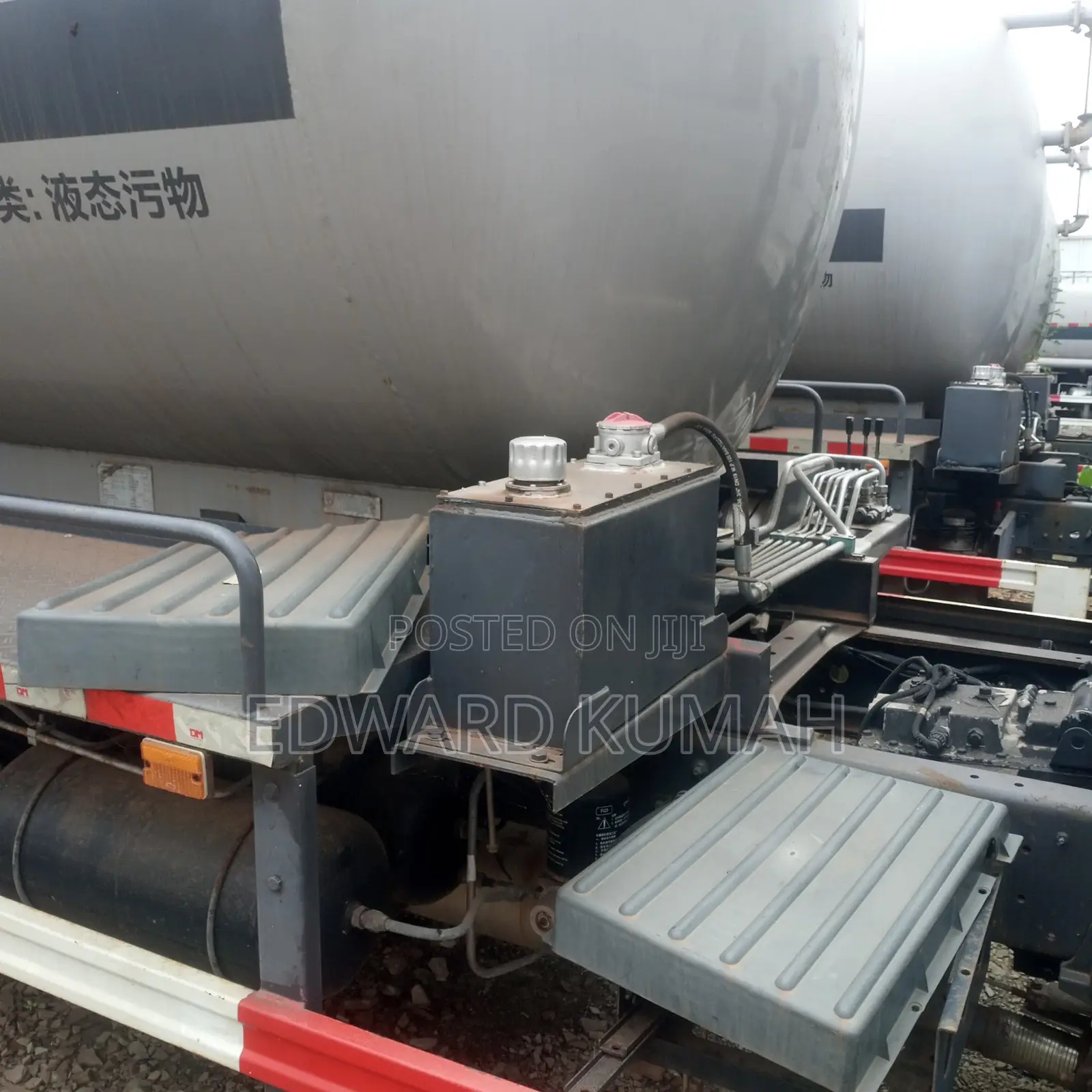 Vacuum Truck