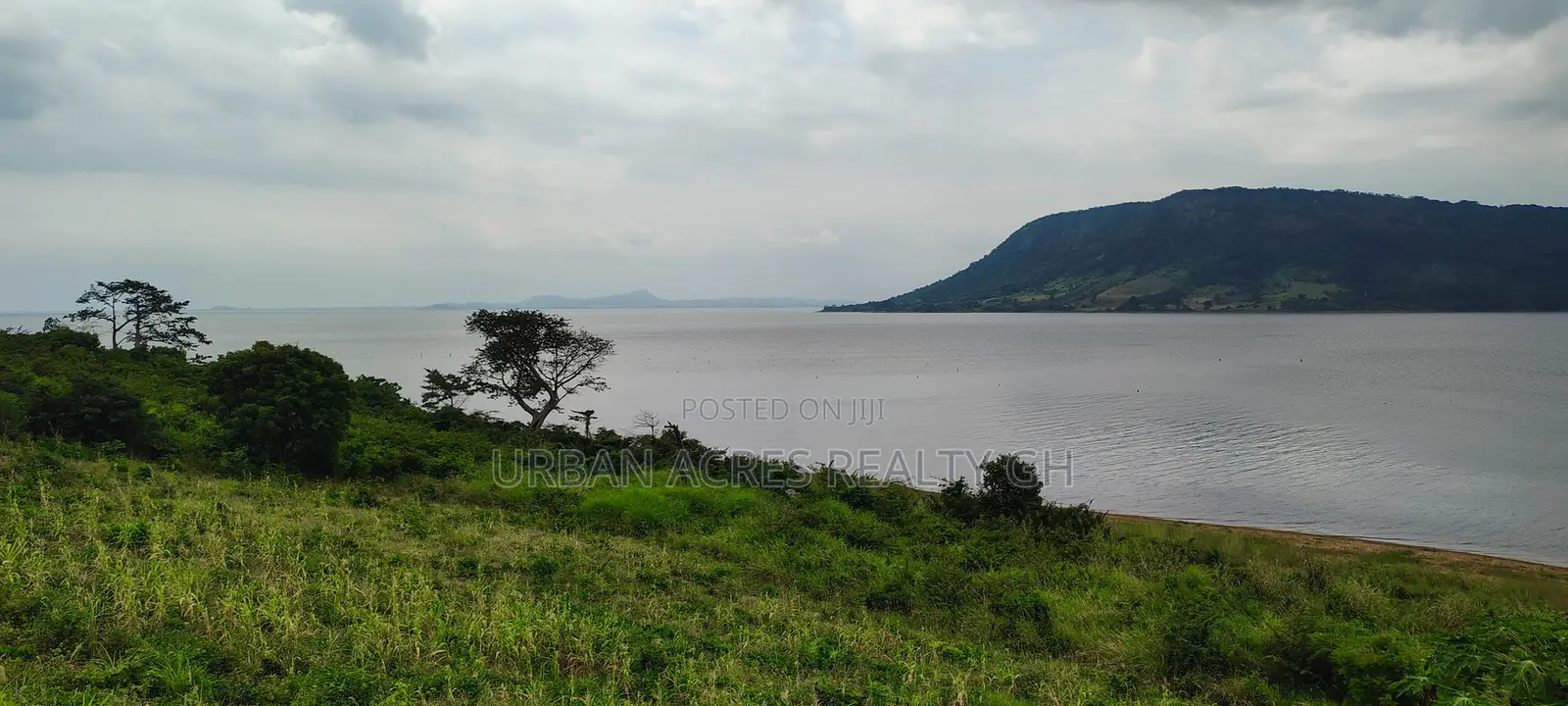 Volta Region, (DAYI DISTRICT) _ 1 Acre Riverfront Land