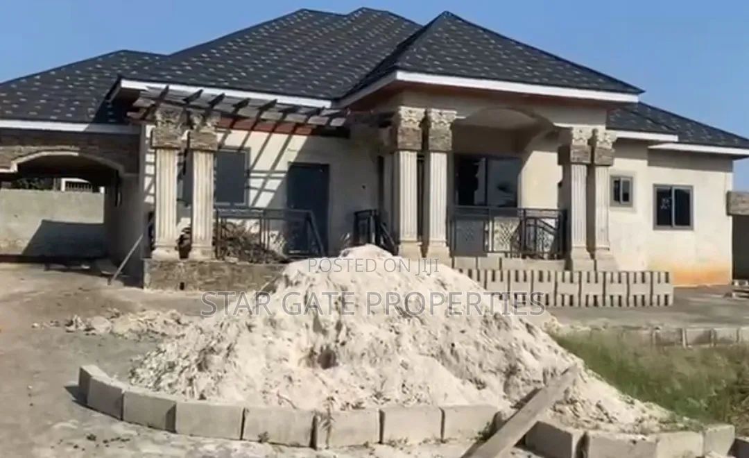 4bdrm House in Appiadu, Near Tech, Kumasi Metropolitan for sale