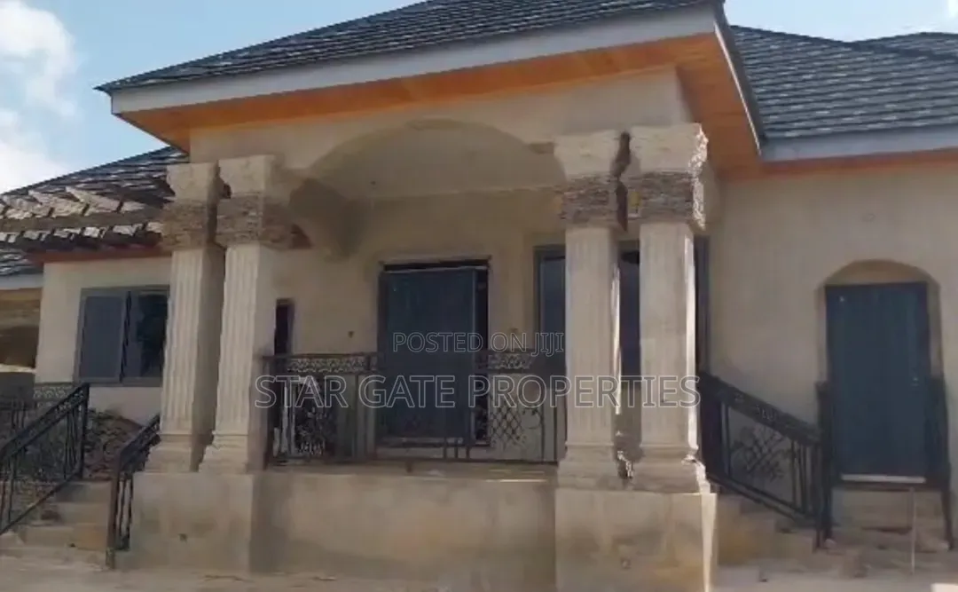 4bdrm House in Appiadu, Near Tech, Kumasi Metropolitan for sale