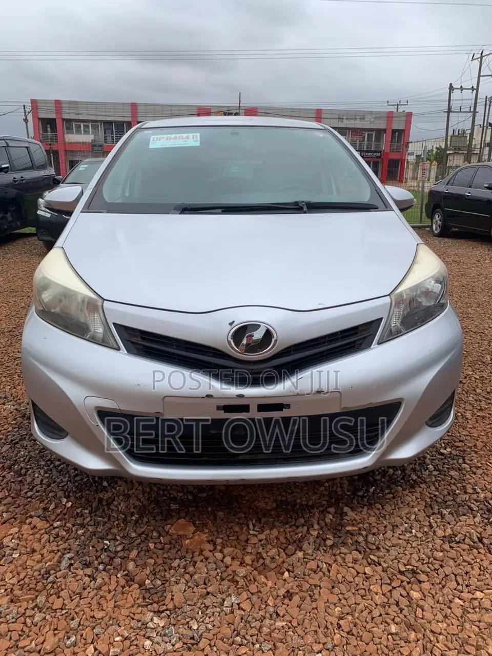 Toyota Vitz 2013 Silver