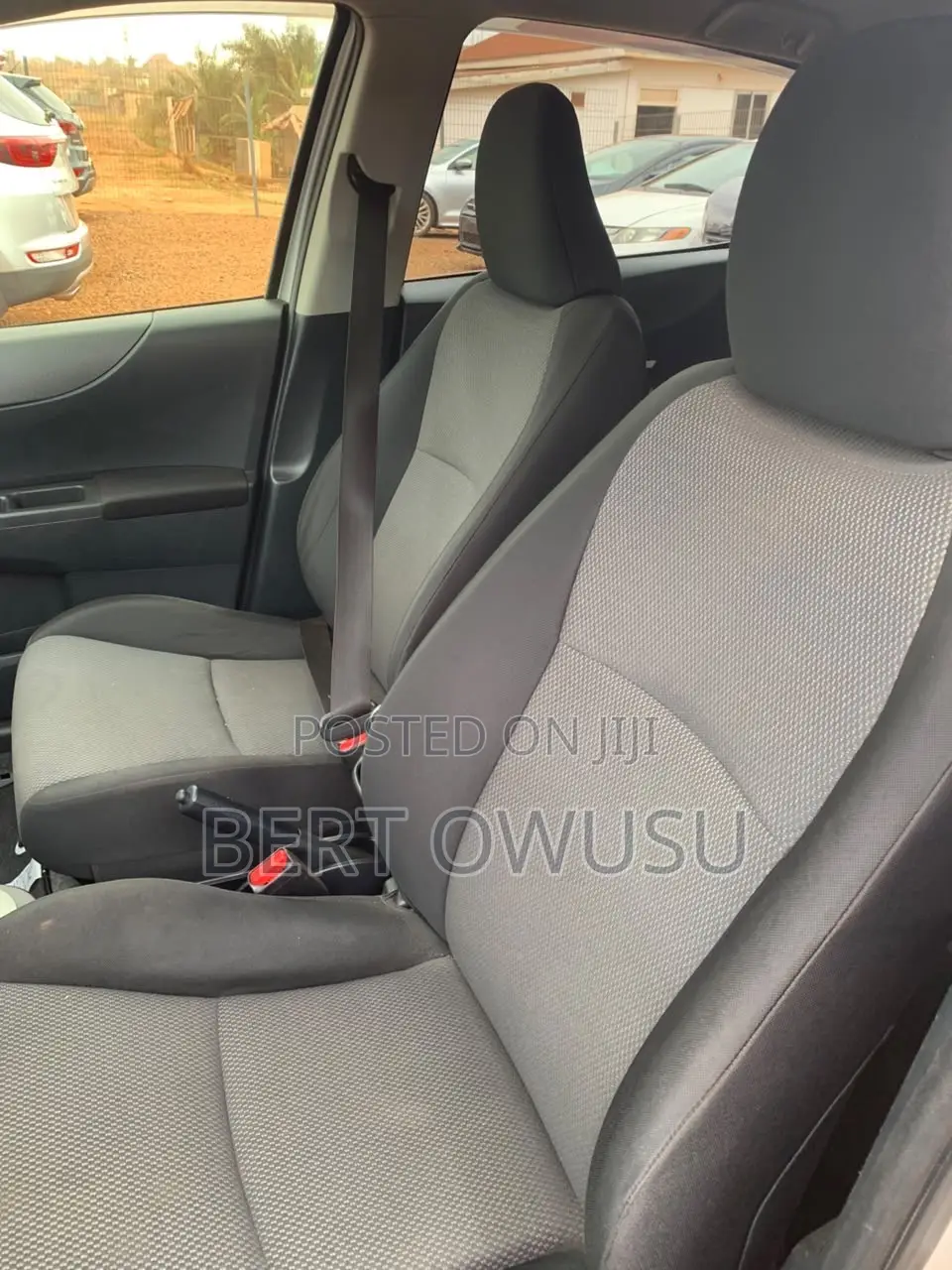 Toyota Vitz 2013 Silver