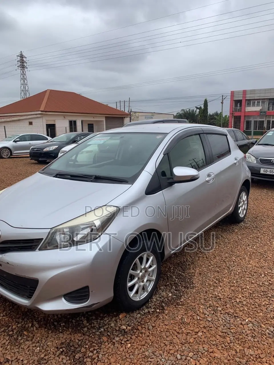Toyota Vitz 2013 Silver