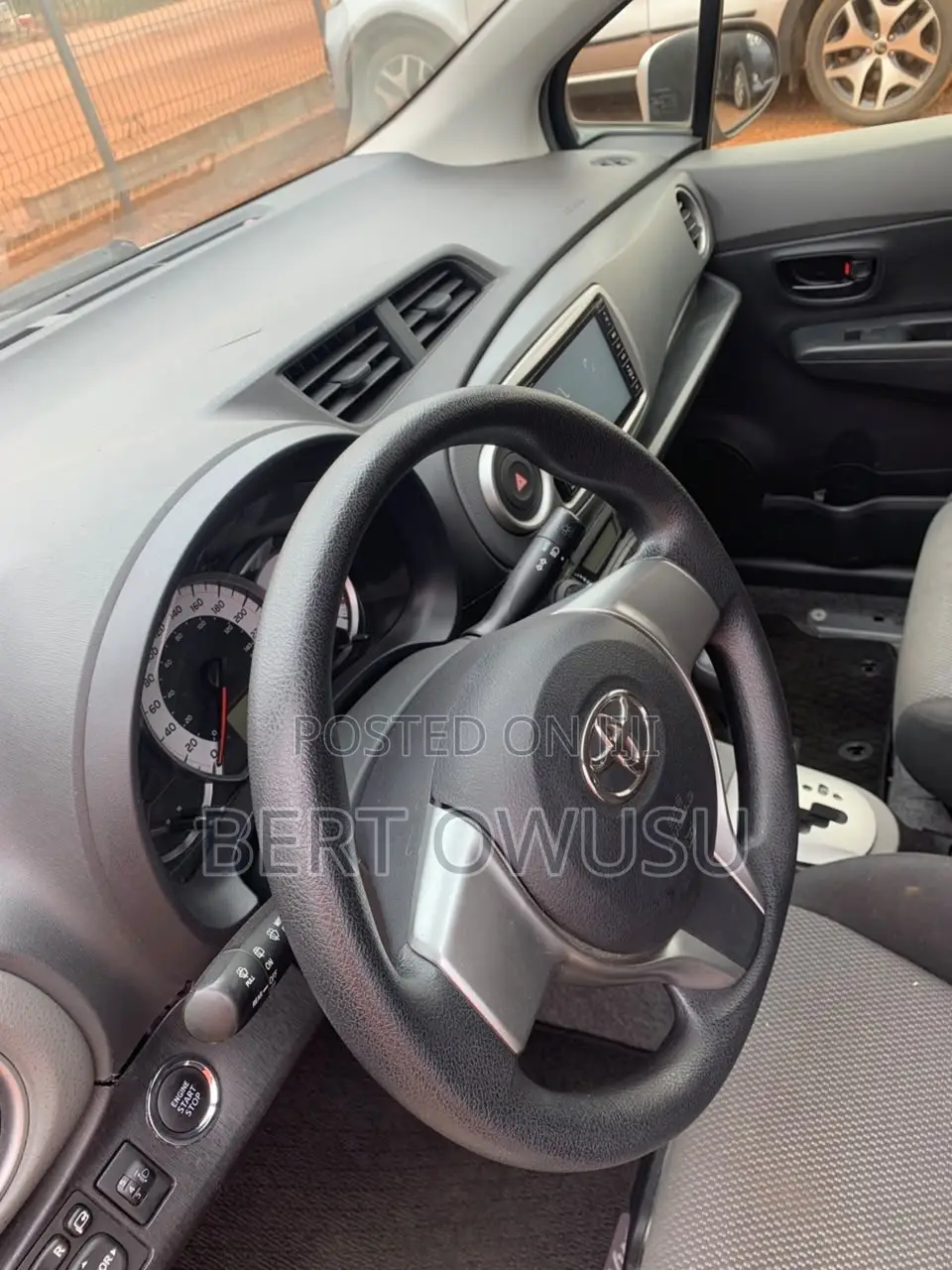 Toyota Vitz 2013 Silver