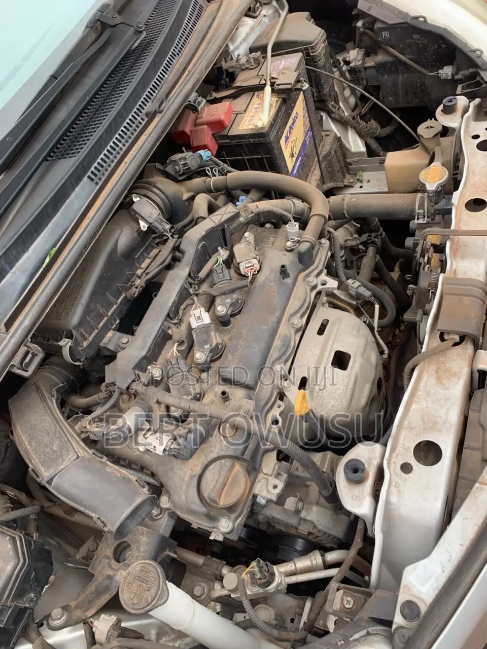 Toyota Vitz 2013 Silver