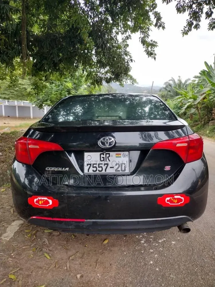 Toyota Corolla 2015 Black