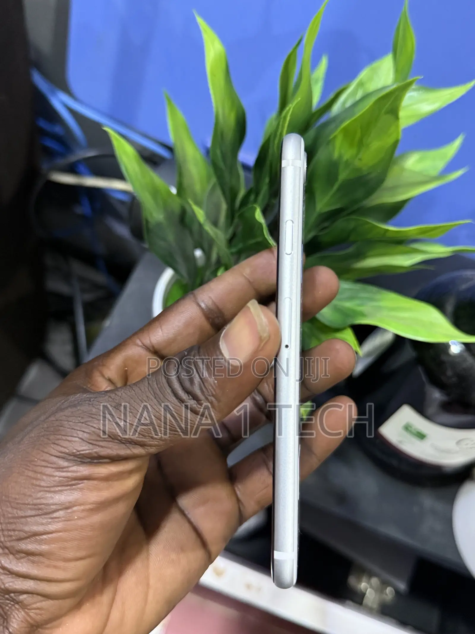 Apple iPhone SE (2022) 64 GB White