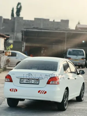 Toyota Yaris 2009 White