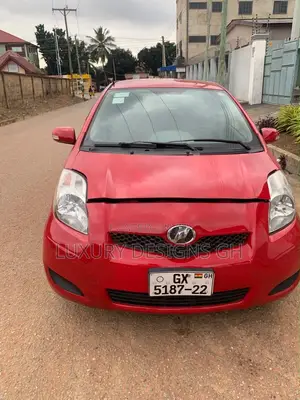 Toyota Vitz 2010 Red