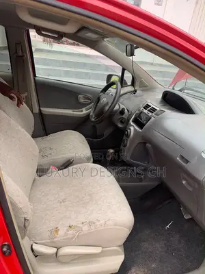 Toyota Vitz 2010 Red