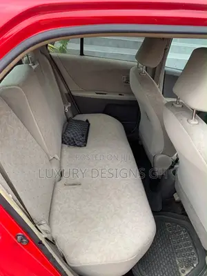 Toyota Vitz 2010 Red