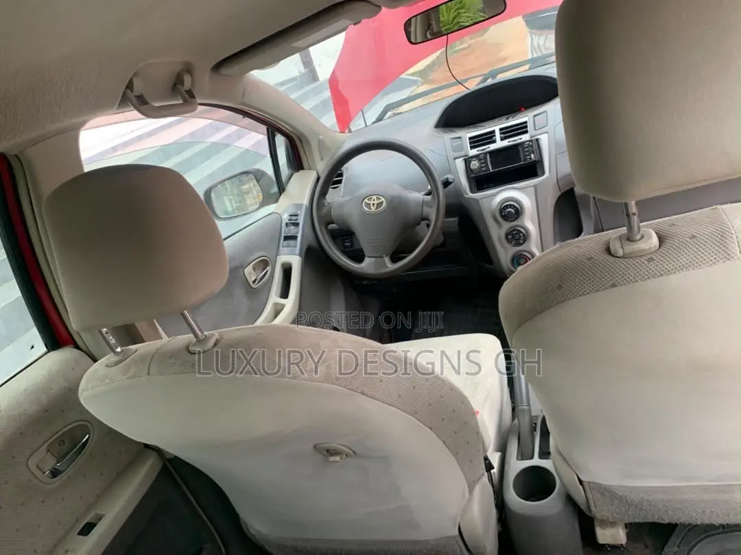 Toyota Vitz 2010 Red