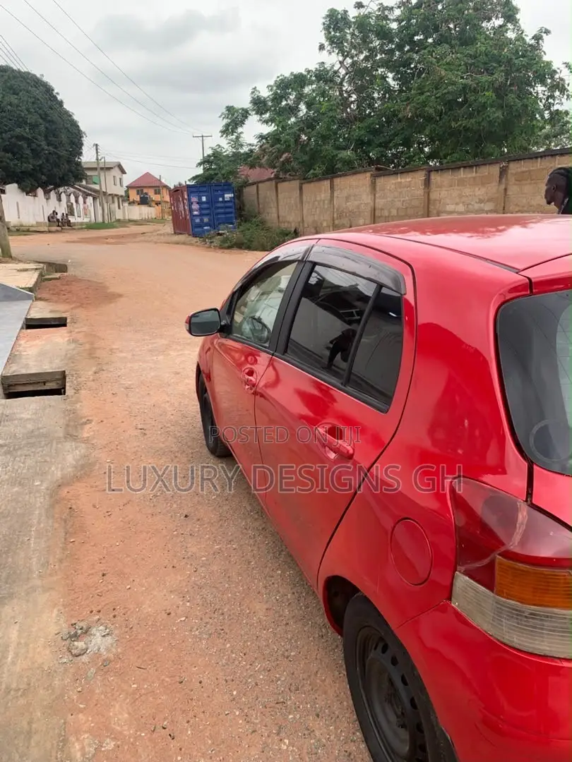 Toyota Vitz 2010 Red