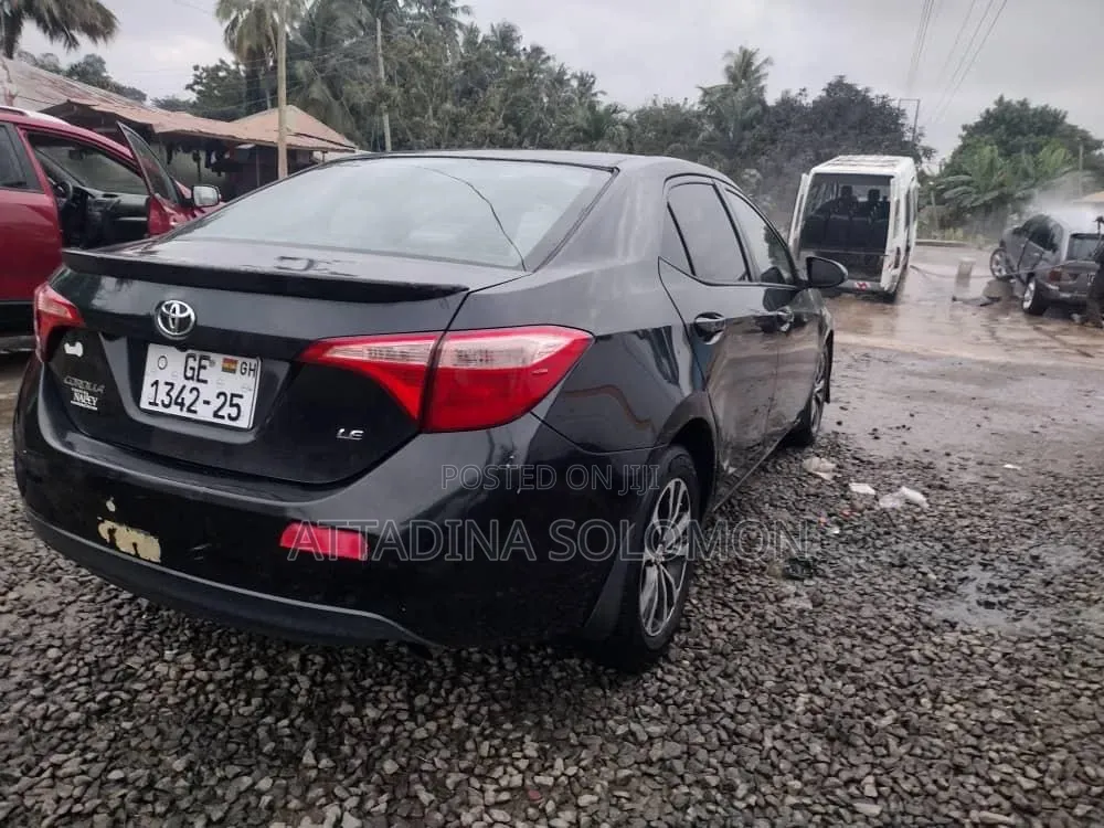 Toyota Corolla 2017 Black