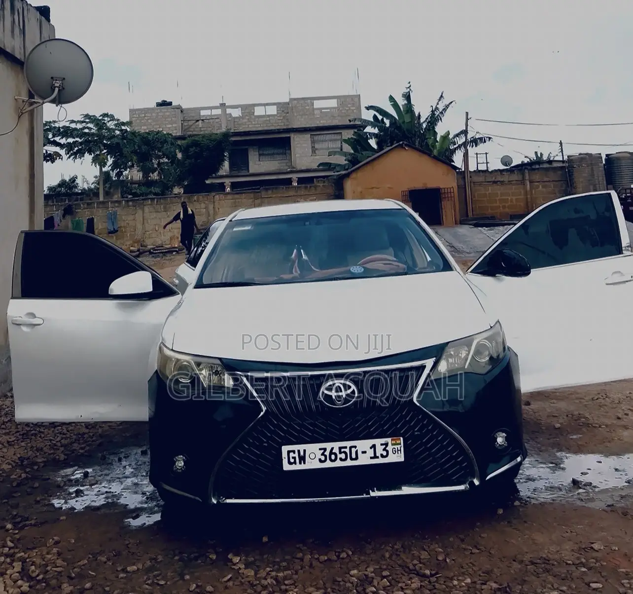Toyota Camry Hybrid XLE 2012 White