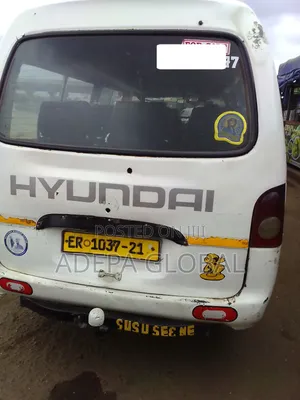 Hyundai H-100 2004 White
