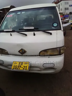 Hyundai H-100 2004 White