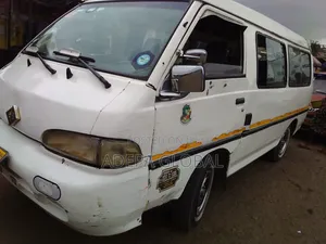 Hyundai H-100 2004 White