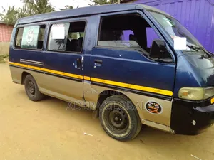 Hyundai H-100 2004 Blue